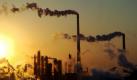 Das Ende der Wirtschaftskrise war eine schlechte Nachricht für das Klima: Nie zuvor hat es einen so hohen CO2-Ausstoß gegeben wie im vergangenen Jahr. Nach einem Rückgang 2009 infolge der Wirtschaftskrise sind die Emissionen auf ein Rekordniveau von 30,6 Gigatonnen gestiegen, heißt es in einer Mitteilung der IEA. Dies bedeute einen Anstieg um fünf Prozent im Vergleich zum vorigen Rekordjahr 2008. Damals lag der Ausstoß bei 29,3 Gigatonnen. Dies lässt die Hoffnung schwinden, dass wir das Ziel einer Klimaerwärmung unter zwei Grad erreichen, sagte IEA-Experte Fatih Birol. Foto: dpa