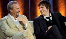 NEU (Schreibweise des Nachnamens von Kevin Costner korrigiert) - Die US-amerikanischen Schauspieler Kevin Costner (l) und Ashton Kutcher sitzen am Samstag (30.09.06) in der ZDF-Unterhaltungsshow 'Wetten, dass..?' in der dm-Arena in Karlsruhe. Es war die erste Sendung nach der Sommerpause. Foto: Johannes Simon dpa/lsw +++(c) dpa - Bildfunk+++  Foto: dpa