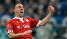 ARCHIV - Franck Ribery vom FC Bayern München jubelt im Spiel gegen den FC Schalke in der VeltinsArena in Gelsenkirchen (Archivfoto vom 03.04.2010). Nach schier endlos langem Werben habe sich Antreiber Franck Ribéry mit dem deutschen Fußball- Rekordmeister FC Bayern München auf einen langfristigen neuen Vertrag bis 2015 geeinigt, berichtete die «Bild»-Zeitung am Freitag. Foto: Federico Gambarini dpa (zu dpa-Korr: 'Ribérys Triple: Traum-Liaison vor Abschluss' vom 03.04.2010) +++(c) dpa - Bildfunk+++
pixel Foto: dpa