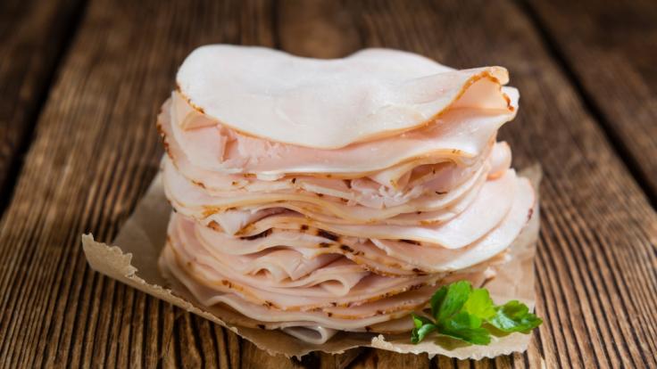 Wurst von Edeka und Marktkauf wird aktuell zurückgerufen.