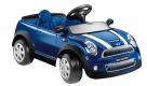 Für Rennfahrer ab drei Jahren gibt's das Mini-Modell. Ordentlichen Drive entwickelt das Cooper S Cabrio bereits mit dem sportlichen Pedalantrieb. Für Tretfaule gibt es die Variante mit Elektromotor, für die der elterliche Weihnachtsmann 249 Euro einplanen muss. Foto: pi