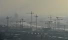 Unklare Konjunkturaussichten: Nebel in der 'Hafen-City' in Hamburg. Foto: ap