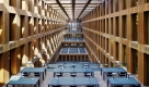 Nicht nur einfach Architektur: Die Mega-Bibliothek an der HU Berlin bietet mehr als 1200 Leseplätze - in einem kunstvollen Bauwerk. Foto: Stefan Müller/HU Berlin