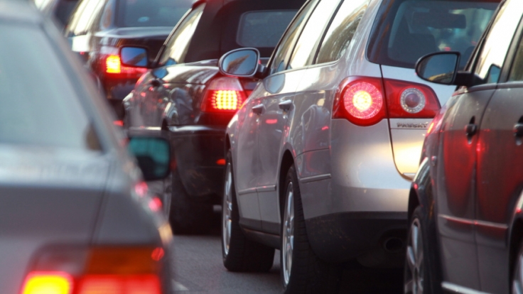 Um Christi Himmelfahrt herrscht auf deutschen Autobahnen reger Verkehr.