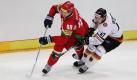 Noch bis vor kurzem stand gar nicht sicher fest, ob die Eishockey-Weltmeisterschaft 2014 in Weißrussland stattfinden würde. Politiker hatten gefodert, dem Land, das als letzte Diktatur in Europa gilt, die Ausrichtung der WM zu entziehen. Der Grund war ... Foto: dpa