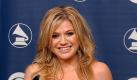 Nach eigener Überzeugung wäre Kelly Clarkson eine Rabenmutter. Deshalb will sie lieber auf Kinder verzichten. Dem US-Magazin Elle gestand die Sängerin, viel zu egoistisch für Nachwuchs zu sein: «Meine Ansicht ist, dass ich keine Mutter sein sollte, weil ich schrecklich wäre. Ich habe keine Lust, so selbstlos zu sein.» Foto: dpa