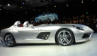 Schokoladenseite:Der letzte Mercedes SLR drckt 650 Pferdestrken in den Asphalt. Foto: news.de