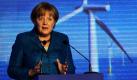 Bundeskanzlerin Angela Merkel (CDU) spricht in Zingst auf dem Darß vor einer Videowand mit dem Foto des ersten Windparks vor der deutschen Ostseeküste. Die 21 Windanlagen stehen rund 16 Kilometer vor der Halbinsel Fischland-Darß-Zingst und werden heute offiziell in Betrieb genommen. Sie haben eine Leistung von knapp 50 Megawatt und sollen jährlich Strom für rund 50.000 Haushalte erzeugen.  Foto: dpa