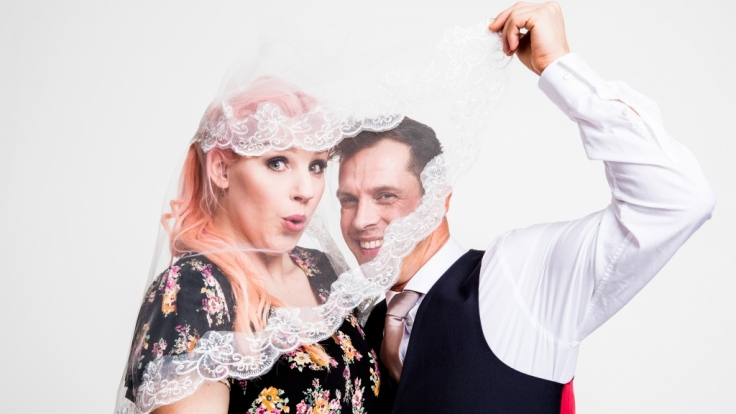 Paula und Basti trauen sich.