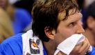 Nachdenklicher Blick von Profi-Basketballspieler Dirk Nowitzki: Er verlor mit den Dallas Mavericks in der NBA erneut vor heimischem Publikum. Diesmal blamierten die Denver Nuggets den Meister. Foto: Larry W. Smith Foto: dpa