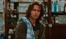 Kneipenbesitzer Zinos (Adam Bousdoukos) ist vom Pech verfolgt. Foto: Pandorafilm/Corazon International