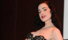 Auch Edel-Stripperin Dita van Teese soll Botox gegenüber nicht abgeneigt sein. Foto: ddp