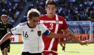 Philipp Lahm: Der Kapitän agierte seltsam fahrig. Zwar hielt er seine Abwehrseite größtenteils dicht, aber seine offensiven Vorstöße strahlten lange nicht die Gefahr aus, wie als er noch über links kam. Note: 3,5. Foto: ap