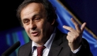 Uefa-Präsident Michel Platini will neue Wege gehen und das finanzielle Wettrüsten der Vereine stoppen. Derzeit sitzen die Vertreter des europäischen Fußballverbands in Nyon zusammen, um neue Strategien gegen den Transfer-Wahnsinn zu entwickeln. Foto: dpa