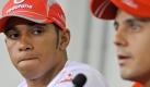 Lewis Hamilton (l.) und Felipe Massa bei der Pressekonferenz in Sao Paulo: Die Anspannung ist vor allem Hamilton trotz sieben Punkten Vorsprung deutlich anzumerken.
 Foto: dpa
