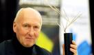 Ulrich Beckerhoff, Jazz-Trompeter und künstlerischer Leiter des Musikfestivals jazzahead!, das Ende April startet, präsentiert während der Pressekonferenz in einem Bremer Konzertsaal den 6. jazzahead!-Skoda-Award. Verliehen wird die Auszeichnung am 29. April 2011 in Bremen an den Initiator des Montreux Jazz Festivals. Foto: dpa