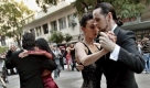 Tango wirkt sich positiv aus: Laut einer Studie reduziert der Tanz das Stresshormon Cortisol und erhöht gleichzeitig das Sexualhormon Testosteron. Foto: dpa