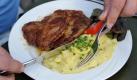 Ernährungsmythen können Verbraucher verunsichern. Denn nicht immer hält der Mittagsteller was er verspricht. Foto: ddp