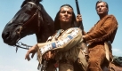 Wenn Winnetou auf seinem Pferd Iltschi für Gerechtigkeit und Frieden kämpft, wird er dabei meistens von seinem weißen Freund und tapferen Blutsbruder Old Shatterhand begleitet. Mit Rat und Tat steht dieser seinem Freund stets bedacht zur Seite.
 Foto: dpa