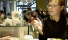 Tall, Grande oder Venti? - Die Bechergrößen der Kaffeehauskette Starbucks sind gewöhnungsbedürftig. Man möchte beim ersten Mal am liebsten mit der kürzesten Gegenfrage antworten: Hä? Foto: ddp