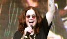 Rockstar Ozzy Osbourne kehrt anscheinend wieder als Frontmann zu Black Sabbath zurück. Die Heavy Metal-Band Black Sabbath wird sich wieder mit ihrem Original-Lead-Sänger Ozzy Osbourne (62) vereinen.Wie das Internetportal Billboard.com schreibt, gab die Gruppe bei einer Pressekonferenz in Los Angeles bekannt, dass sie ein neues Studioalbum aufnehmen und 2012 gemeinsam auf Tour gehen wolle. Ozzy Osbourne stand 1978 zum letzten Mal mit Black Sabbath auf der Bühne. Rick Rubin will das Comeback-Album produzieren, das im Herbst 2012 bei Vertigo/Universal erscheinen soll. Foto: dpa