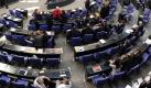 Erst ein solides Studium oder eine Ausbildung, danach dann ein ganz anderer Beruf: Meist müssen Politiker in Ämtern glänzen, in denen es ihnen an ausreichenden Kenntnissen fehlt. Foto: dpa