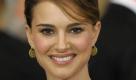 Actress Natalie Portman arrives at the Academy of Motion Picture Arts and Sciences 2nd Annual Governors Awards in Los Angeles on Saturday, Nov. 13, 2010. (AP Photo/Dan Steinberg) Foto: ap