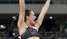 Die Russin Yelena Isinbayeva freut sich über ihren Stabhochsprung bei der Leichtathletik-Meisterschaft Shanghai Golden Grand Prix. Foto: ap