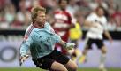 Abschiedsspiel für Torhüter Oliver Kahn vom FC Bayern München: FC Bayern München - Deutsche Fußball-Nationalmannschaft am Dienstag (02.09.2008) in der Allianz Arena in München (Oberbayern). Oliver Kahn springt nach dem Ball. Der 86-fache deutsche Fußball-Nationalspieler beendete vergangene Saison nach 14 Jahren in Diensten des FC Bayern seine Profikarriere. Foto: Andreas Gebert dpa/lby +++(c) dpa - Bildfunk+++ Foto: dpa