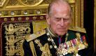 ... verehrt Prinz Philip, den Ehemann der britischen Königin Elizabeth. Er soll Frums Bruder sein. Den Mythen zufolge verließ einst der Sohn des Berggeistes die Insel Tanna, um jenseits des Meeres eine mächtige Frau zu ehelichen. Nach Überlegungen und Kontakten mit den britischen Kolonialherren kamen die Mitglieder des Kults zu der Überzeugung, dass diese mächtige Frau Königin Elizabeth sein müsse - und ihr Mann der verschollene Bruder. Der Prinz-Philip-Kult war geboren. Foto: dpa