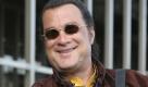 Steven Seagal war mal ein Actionheld. Zumindest in den Filmen, die der mittlerweile 58-Jährige so drehte. Nun möchte er diesen Status auch im wirklich Leben haben - und hat als Hilfssheriff an der Grenze zu Mexiko angeheuert. Vielleicht nehmen sich auch andere Schauspieler dies als Vorbild. So könnte Johnny Depp uns gerne mal zu einer Fahrt mit einem echten Piratenschiff abholen - und man stelle sich nur vor: Emma Watson als echte Hexe im Kampf für das Gute... Foto: dapd