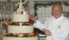 Zwei Michelin-Sterne (1983 und 2003) und unzählige Fernsehauftritte: Alfons Schuhbeck ist der TV-Koch überhaupt hierzulande. Adoptiert von einem Gastwirt, kochte sich der 60-Jährige über Feinkost Käfer oder das Restaurant von Eckart Witzigmann nach oben und zum Vermarktungswunder der Branche. Gewürze, ein Restaurant-Zug oder mehrere Geschäfte und Restaurants in der Münchener Innenstadt gehen auf sein Konto. Foto: dpa