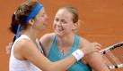 Julia Görges (l) und Anna-Lena Grönefeld konnten sich auch über ihren zweiten Platz freuen. Foto: Marijan Murat Foto: dpa
