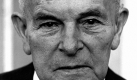 Hans Ehard stand ab Dezember 1946 zunächst einer Koalition von CSU, SPD und der Wirtschaftlichen Aufbaugemeinschaft (WAV) vor. Ab September 1947 bildete der Jurist eine reine CSU-Regierung bis Dezember 1954. Nach dem Rücktritt von Hanns Seidel wurde er bis 1962 erneut Ministerpräsident. Während des Hochverratsprozesses 1924 gegen Adolf Hitler wegen dessen Münchner Putschversuchs von 1923 war er Untersuchungsführer und Anklagevertreter. Foto: dpa