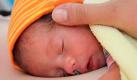 Tote Babys durch KeimeDer Osten übertrifft den WestenNach dem Tod dreier Frühchen in einem Bremer Krankenhaus, ausgelöst durch Keime auf der Intensivstation, herrscht Aufklärungsbedarf. Doch auch abseits davon gibt es auf Intensiv gravierende Probleme. Die Lösung? Der Westen lernt vom Osten.Mehr Infos dazu Foto: dpa