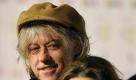 Der irische Musiker Bob Geldof und seine Lebensgefährtin, die französische Schauspielerin Jeanne Marine, kamen ebenfalls ins bitterkalte Berlin. Offensichtlich konnten die Temperaturen der guten Laune des Paars nichts anhaben. Foto: dapd