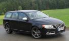 Mit seinen 330 PS ist der Volvo V 70 T6 AWD Heico der stärkste Schweden-Kombi, der je beim Händler vorgerollt ist. Foto: pi