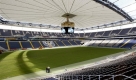 ** ARCHIV ** Das geschlossene Dach des neuen Stadions, der Commerzbank-Arena, in Frankfurt am Main, aufgenommen am Freitag, 3. Juni 2005. Im Beisein von Bundeskanzlerin Angela Merkel werden am Dienstag, 29. Sept. 2008, im Bundeskanzleramt in Berlin die Spielstaetten der Frauenfussball- Weltmeisterschaft 2011 bekanntgegeben. Beworben haben sich elf Staedte: Augsburg, Bochum, Bielefeld, Dresden, Leverkusen, Magdeburg, Moenchengladbach, Sinsheim und Wolfsburg. Die WM wird am 26. Juni 2011 in Berlin eroeffnet, das Endspiel soll am 17. Juli 2011 dann in Frankfurt/Main stattfinden. (AP Photo/Michael Probst, Archiv) --- ** FILE ** The roof of the new Frankfurt stadium is closed Friday, June 3, 2005 in Frankfurt, central Germany on occasion of the handover of the stadium to FIFA for the upcoming Confederations Cup that starts June 15. (AP Photo/Michael Probst, File) Foto: ap