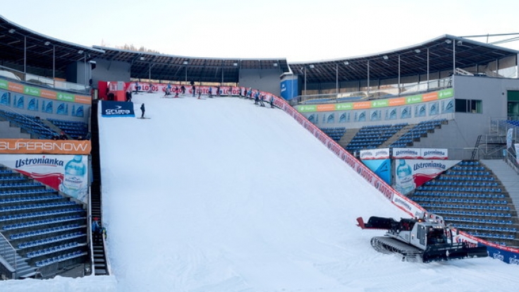 Die Vorbereitungen zur Skisprung-Saisoneröffnung im polnischen Wisla sind in vollem Gange.