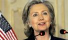 Clinton führt Gespräche in Südkorea
Vorspann: 	
Text: 	

Seoul (dpa) - US-Außenministerin Hillary Clinton ist heute zu Gesprächen mit der südkoreanischen Regierung in Seoul eingetroffen.

Clinton und US-Verteidigungsminister Robert Gates wollen bei den Gesprächen mit ihren südkoreanischen Kollegen neben der Allianz beider Länder die Lage auf der koreanischen Halbinsel erörtern. Im Mittelpunkt steht dabei der Konflikt um die Versenkung eines südkoreanischen Kriegsschiffes und der Streit um das nordkoreanische Atomwaffenprogramm. Clinton kam aus Kabul, wo sie an einer internationalen Afghanistan-Konferenz teilgenommen hatte.

Gates, der bereits Montag in Südkorea eingetroffen war, hatte auch einen Besuch mit Clinton zur demilitarisierten Zone (DMZ) zwischen Süd- und Nordkorea angekündigt. Zweck sei es, das «unerschütterliche Engagement» der USA in Südkorea zu demonstrieren.

Nach einem Treffen zwischen Gates mit seinem Kollegen Kim Tae Young hatten beide Länder als Reaktion auf die Versenkung der südkoreanischen Korvette eine Reihe von zusätzlichen gemeinsamen Militärmanövern angekündigt. Von Sonntag bis Mittwoch soll es zunächst ein großes viertägiges Seemanöver im Japanischen Meer geben. Südkorea macht Nordkorea für den Untergang der «Cheonan» im März verantwortlich. Seit dem Zwischenfall haben sich die Spannungen zwischen Süd- und Nordkorea wieder deutlich verschärft.
Ressort: 	Politik
 Foto: dpa
