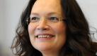 ARCHIV: Die SPD-Generalsekretaerin Andrea Nahles, aufgenommen in Berlin vor Beginn der SPD - Fraktionssitzung vor der Wahl des Bundespraesidenten (Foto vom 30.06.10). Laut Medienberichten vom Donnerstag (19.08.10) ist Nahles schwanger. Der Nachwuchs der 40-jaehrigen und ihrem Mann, dem Kunsthistoriker Marcus Frings, soll im Januar auf die Welt kommen. Foto: Michael Gottschalk/ddp Foto: ddp
