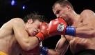 Boxweltmeister Sebastian Zbik hat seinen Titel im Mittelgewicht gegen denMexikaner Julio Cesar Chavez, Jr. verloren. Der Herausforderer gewann in Los Angeles nach Punkten. Das Ergebnis des Kampfes ist nicht unumstritten. Beobachter waren der Meinung, bei einem Heimkampf hätte Zbik mit dieser Leistung gewonnen. Foto: dapd