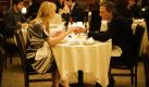 Robin Wright Penn und Chris Cooper in der Restaurant-Episode. Foto: Concorde Filmverleih 