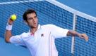 Marian Cilic ist manchmal auch für den einen oder anderen Spaß zu haben. Im Halbfinale wirft er einen Ball ins Publikum. Gegen Andy Murray ist für den Kroaten aber Endstation. Foto: dpa