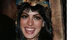 Wie man stilvoll tolle Halloweenkostüme trägt, könnten Kim, Paris  Co von Anne Hathaway lernen, die bei einen von Heidi Klums Partys als Kleopatra verkleidet kam. Foto: dapd