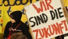 Mit einem landesweiten Bildungsstreik wollen Studenten- und Schülerverbände, wie hier in Stuttgart, auf Missstände in Schulen und Universitäten hinweisen und ihrer Forderung nach einer besseren Bildungspolitik Nachdruck verleihen. Foto: ap