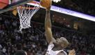 Shaquille O'Neal von den Cleveland Cavaliers punktet gegen die Toronto Raptors. O'Neal ist seit vielen Jahren ein Superstar des Basketballs. Foto: ap