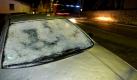 Als hätte ein Baseballschläger auf den Wagen eingetrümmert: Der Hagel hinterließ deutliche Spuren.  Foto: dpa