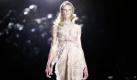 Ein Model zeigt eine neue Kreation des libanesischen Modedesigners Elie Saab bei der Haute Couture Spring Summer 2010 Show in Paris.
 Foto: ap