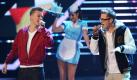 Sie sind eher betuliche Schweizer Jungs: Benman gehen nur selten so aus sich raus wie hier auf der X-Factor-Bühne. Dafür gibt es Schwiegermama-Punkte en masse. Foto: Vox/Ralf Jürgens